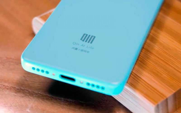 Обзор смартфона Xiaomi Qin 2: компактный и нестандартный