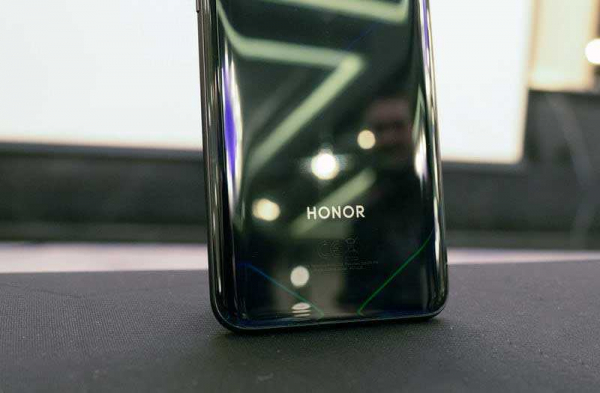 Обзор смартфона Honor View 20 с передовыми технологиями