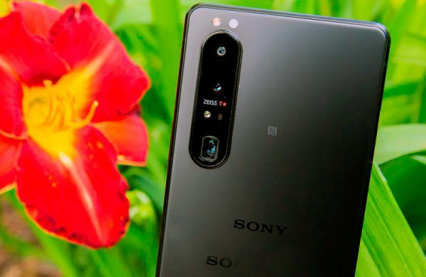 Обзор Sony Xperia 1 III: дорогого и вызывающего недоумение смартфона