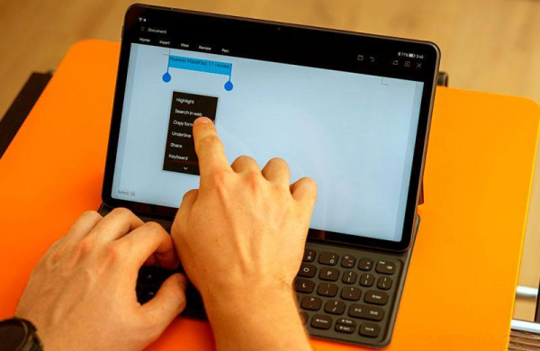 Обзор Huawei MatePad 11: удобный планшет для работы на HarmonyOS