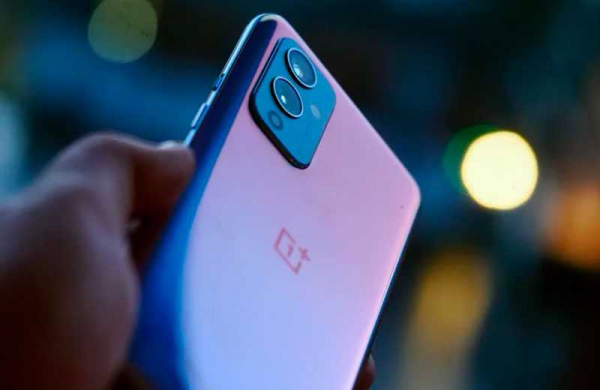 Обзор OnePlus 9: обновлённого почти флагманского смартфона