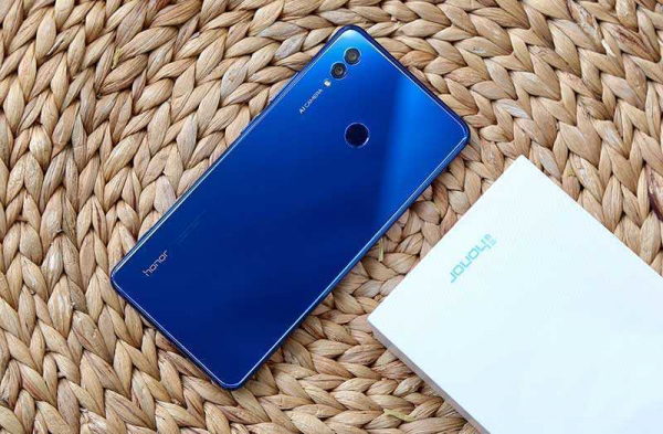 Обзор Honor Note 10: мощный фаблет с жидкостным охлаждением и 2K экраном