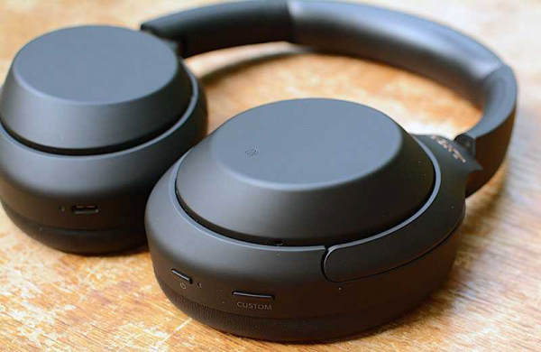 Обзор Sony WH-1000XM4: лучшие наушники стали ещё лучше