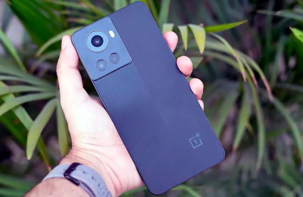 Обзор OnePlus 10R: нового смартфона со знакомыми возможностями