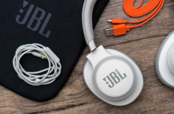 Обзор JBL Live 650BTNC: прекрасный компаньон для ежедневной музыки