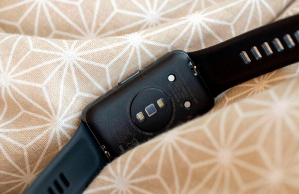 Обзор Huawei Band 7: обновлённый фитнес-браслет в корпусе умных часов